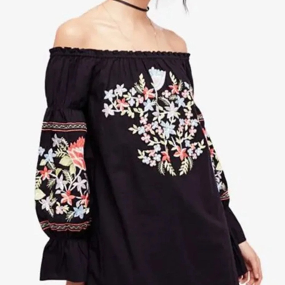 Free People Floral Embroidered Off-Shoulder Dress (missing size tag) will fit S